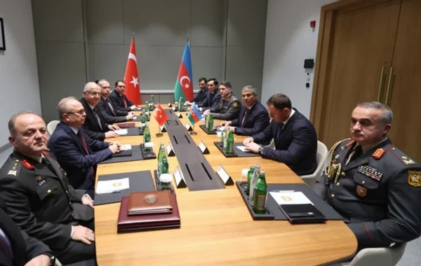 Şuşada Azərbaycan və Türkiyənin müdafiə nazirlərinin görüşü keçirilib - Foto