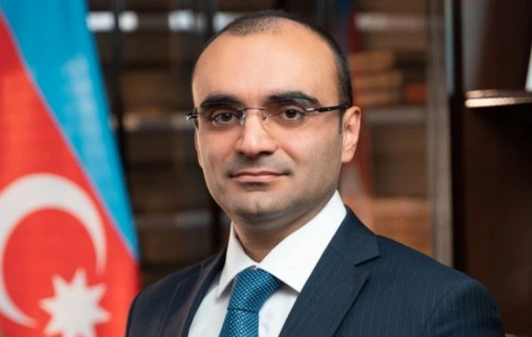İcra başçısı müavinini işdən çıxartdı