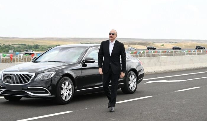 Belə avtomobillə heç yerə getmərəm - Prezident