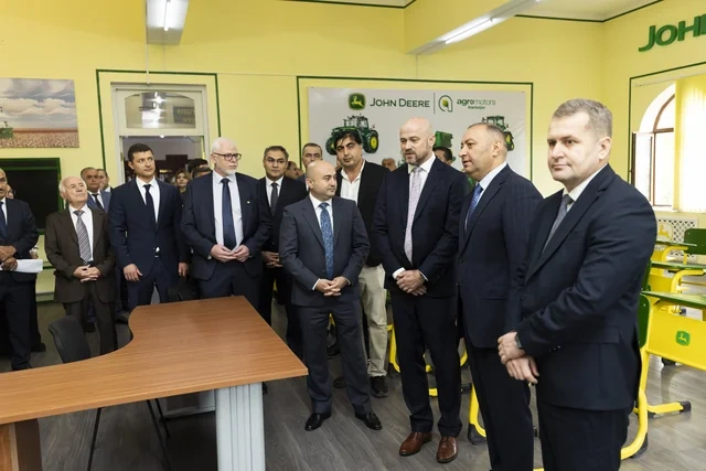 "John Deere"in yeni nəsil pambıqyığan kombaynları təqdim olunub