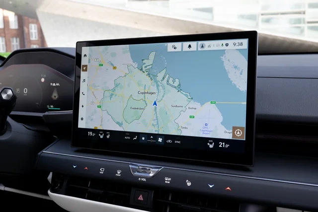 "Lexus ES" - zəriflik və innovasiyanın yeni nəsli