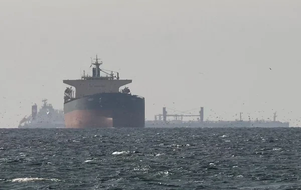 KİV: İki tanker Hörmüz boğazını keçməyə cəhd göstərib