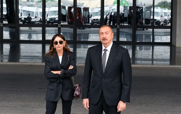 Prezident İlham Əliyev və birinci xanım Mehriban Əliyeva paytaxt Daşkənddən Buxaraya gediblər