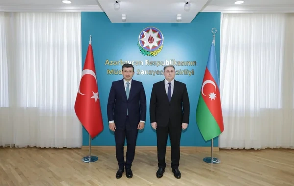 Vüqar Mustafayevlə Selçuk Bayraktar görüşüblər - FOTO