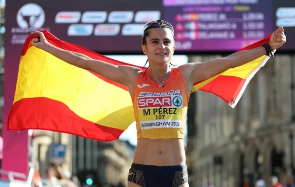 İspaniyalı idmançı Mariya Peres 21 km məsafəyə yürüşdə dünya rekordunu yeniləyib