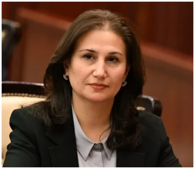 Kliklə başlayan risk: Uşaqları kim böyüdür - valideyn, yoxsa sosial media? - ARAŞDIRMA