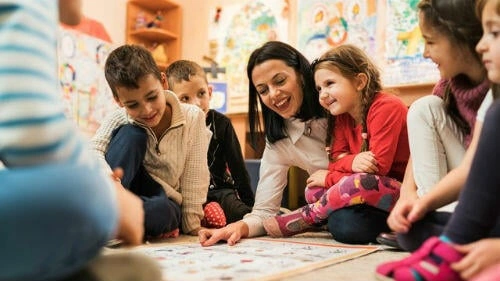913 uşaq müəssisələrdən ailələrinə qaytarıldı