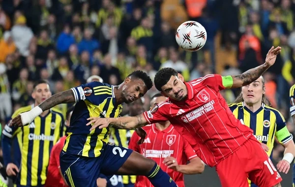 UEFA Avropa Liqası: "Fənərbağça" öz meydanında böyük hesabla uduzdu - VİDEO