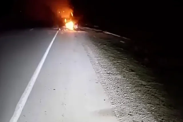 Salyanda faciə: Yanan avtomobili söndürən şəxsləri maşın vurdu, ölən və xəsarət alan var