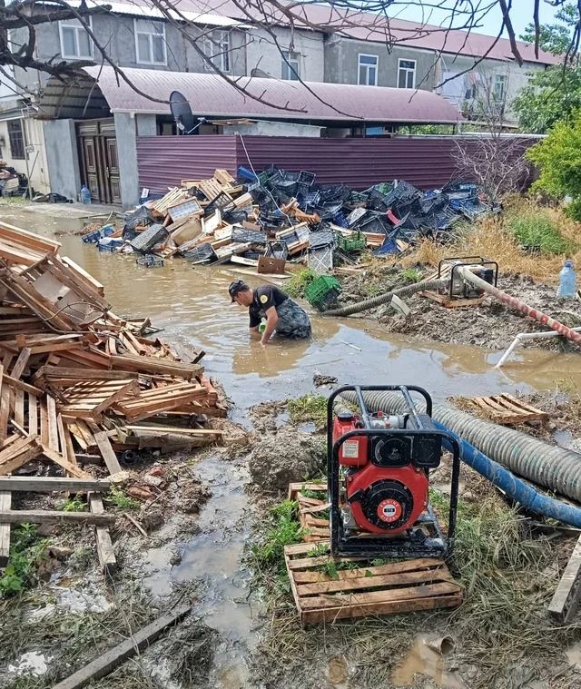 Zərdabda yağışın fəsadları aradan qaldırılır - FOTO - VİDEO