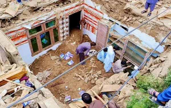 Pakistanda evin damı UÇDU: Bir ailədən 6 UŞAQ HƏLAK OLDU
