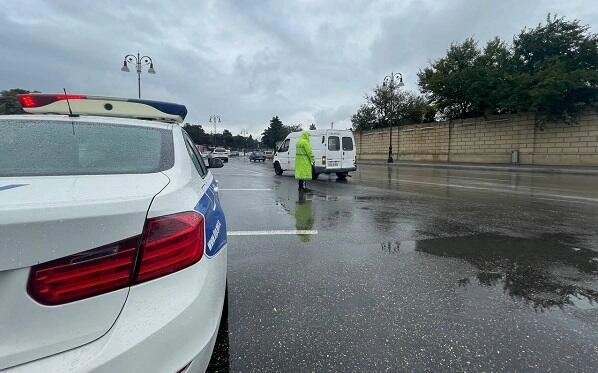Bu yolda yağışın fəsadlıarı aradan qaldırıldı - Video