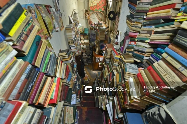 Kitab və sənətsevərlərin ünvanı: Köhnə disklər və unudulan əsərlər - FOTOREPORTAJ