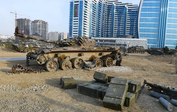 Bakıya gəlmək istəyən erməni tankları - VİDEO