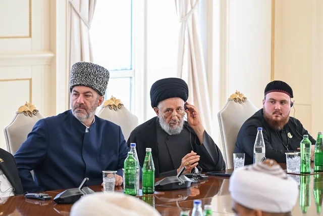 İlham Əliyev Bakıda keçirilən beynəlxalq konfransların iştirakçılarını qəbul edib - FOTO