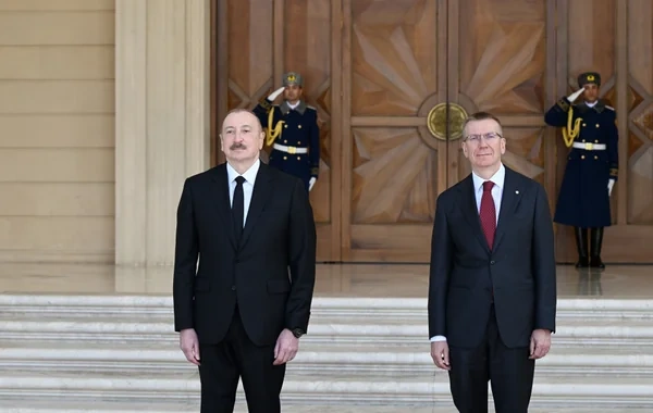 İlham Əliyevin sosial şəbəkə hesablarında Latviya prezidenti ilə görüşündən görüntülər paylaşılıb