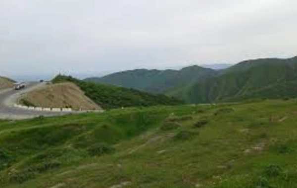 Dumanlı havada ölüm təhlükəsi: Dağ Göylər-Çöl Göylər yolu sürücüləri NARAHAT EDİR