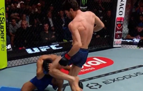 UFC-də ilk döyüşünə çıxan azərbaycanlı idmançı diskvalifikasiya olundu - VİDEO