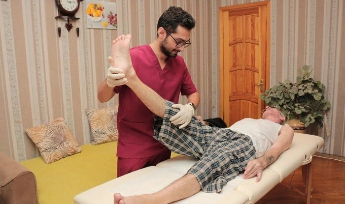 6100 əlilə evində reabilitasiya xidməti göstərilir