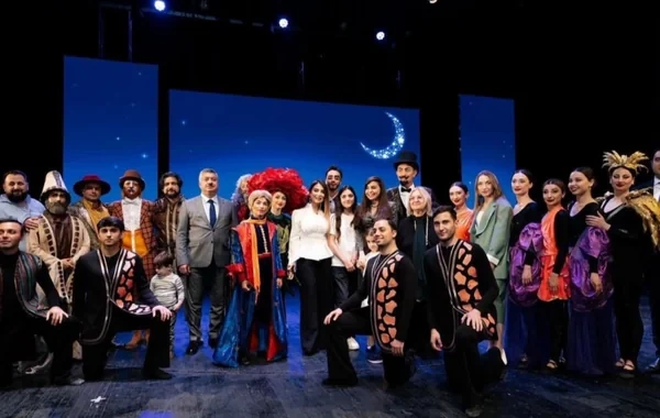 Alyona Əliyeva "Balaca Şahzadə" tamaşasından paylaşım edib