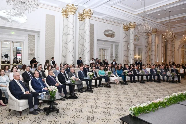 "Qızların təhsilinə dəstək" layihəsinin II Məzun Günü keçirilib - FOTO