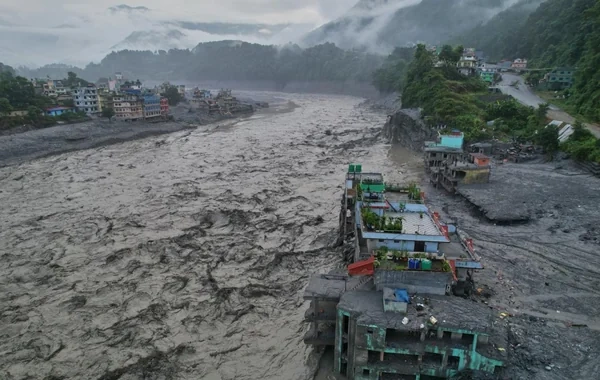 Nepalda ölənlərin sayı 900 nəfəri keçdi: Son məlumatlar açıqlandı