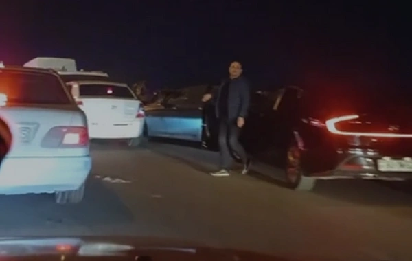 Piyadanı vurub idarəetməni itirən sürücü başqa maşınla toqquşdu: Ölən var