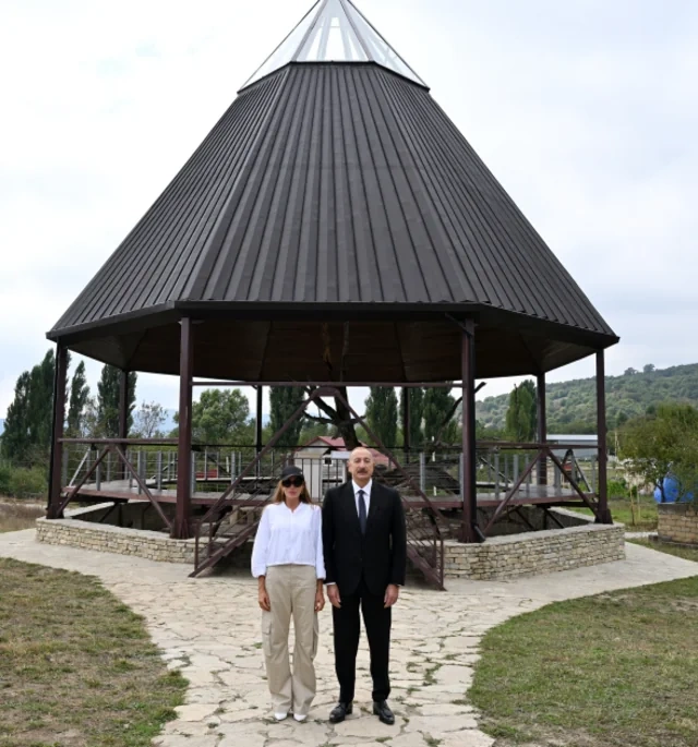 Prezident və birinci xanım Şamaxıda məşhur ziyarətgahda - FOTO