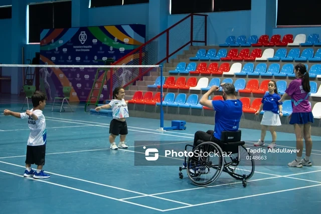 Əlilliyi olan şəxslərin cəmiyyətə inteqrasiyası: Paralimpiya badmintonçuları ilə FOTOREPORTAJ