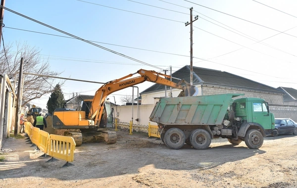 Hətta bünövrə də çökə bilər: Bakının yeddi küçəsində üzərində evlər tikilən xətlərin yeri dəyişdirilir