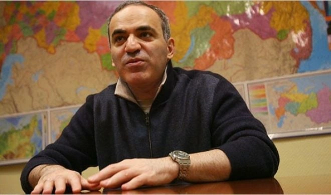Harri Kasparov beynəlxalq axtarışa verildi
