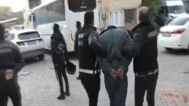 Türkiyədə narkotik əməliyyatında külli miqdarda narkotik və pul müsadirə edildi