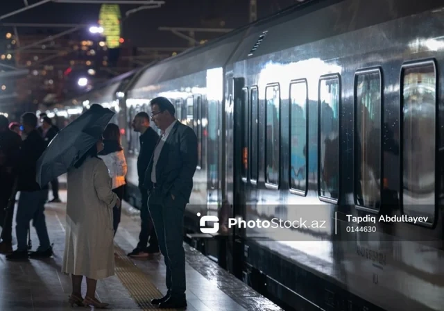 Gürcüstana səfər etmək istəyənlərin NƏZƏRİNƏ: Bakı-Tbilisi qatarında sərnişin tutumu artırılır - FOTO