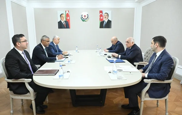 Əli Əsədov Ümumdünya Gömrük Təşkilatının baş katibi ilə görüşüb