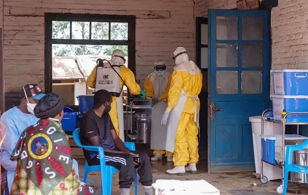 Konqoda Eboladan ölənlərin sayı artdı: Virusa qarşı dərman sınaqlarına başlanıldı