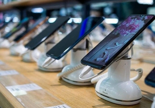 Smartfonların bazar payı azalıb - "Vətəndaşlar bahalı telefon əldə etmək istəmirlər"
