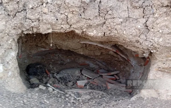 Cəlilabadda yol tikintisi zamanı minilliklər əvvələ aid saxsı qablar tapıldı - FOTO