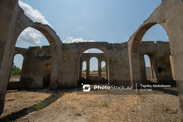 Neftçalada yerləşən qədim xristian məbədi: Tarixi abidənin bugünkü mənzərəsi - FOTOREPORTAJ