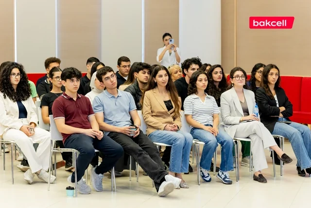 "Bakcell"in baş icraçı direktoru ADA Universitetinin tələbələri ilə görüşüb