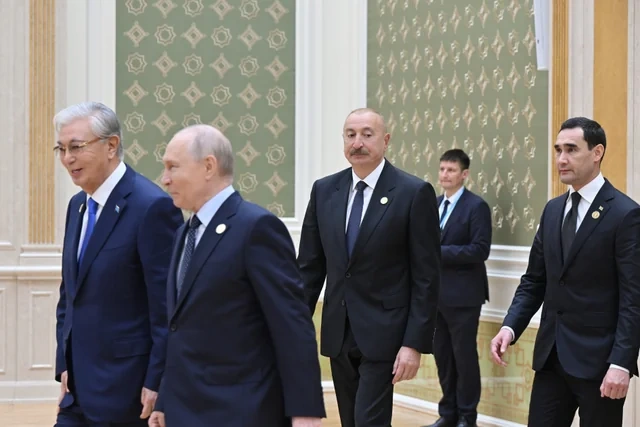 Türkmənbaşı şəhərində Xəzər Ekoloji Sammitinin geniş tərkibdə iclası keçirilib - Foto