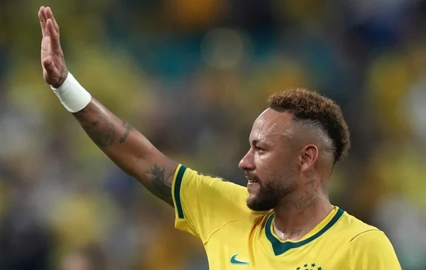 Neymar 980 gündən sonra Braziliya millisinə qayıtdı