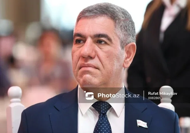 Azərbaycanda saatlıq əməkhaqqı sisteminə nə vaxt keçiləcək? - Deputat AÇIQLADI - FOTO