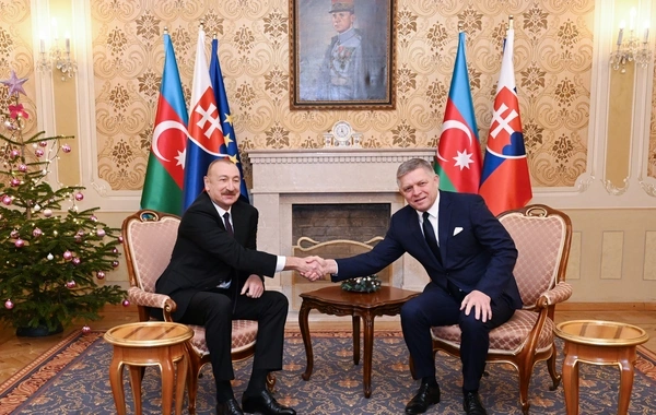 İlham Əliyevin Slovakiyanın baş naziri ilə təkbətək görüşü olub