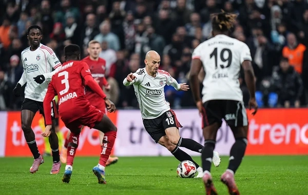 Türkiyə Superliqası: "Beşiktaş" öz meydanında xal itirdi