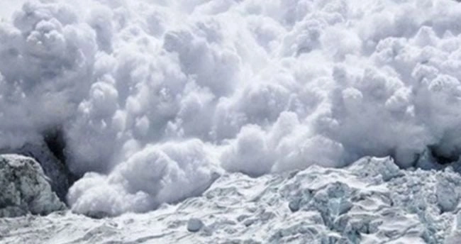 Nepalda alpinistlərin düşərgəsinə qar uçqunu düşdü