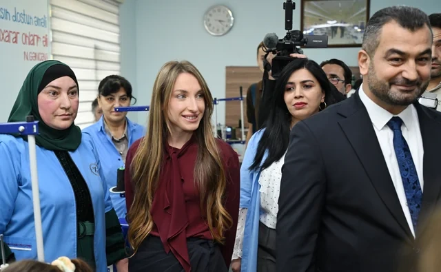 Leyla Əliyeva Şamaxıda sosial tikiş müəssisəsinin fəaliyyəti ilə tanış olub - Foto