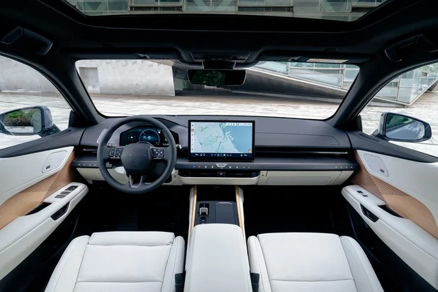 "Lexus ES" - zəriflik və innovasiyanın yeni nəsli