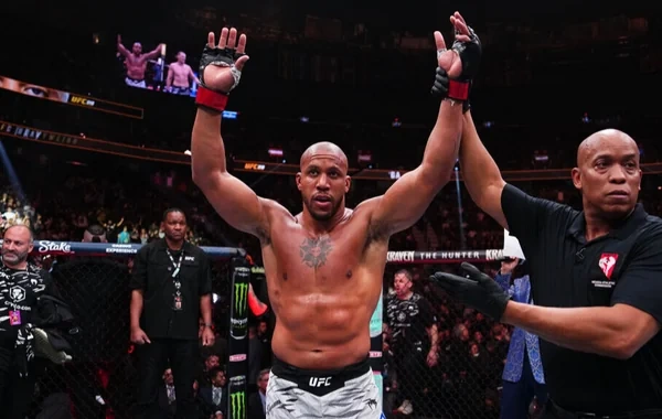UFC rəhbəri Siril Qanın çempionluğu barədə qərarını açıqladı