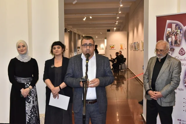 "Rənglərin dialoqu" adlı sərgi açıldı