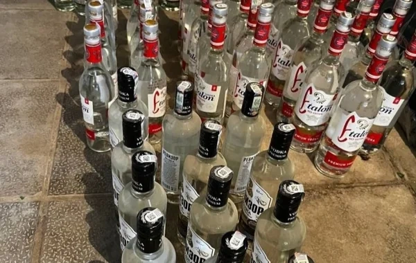 Topdansatış mağazasında alkoqollu içkilərdə uyğunsuzluq aşkarlanıb - FOTO